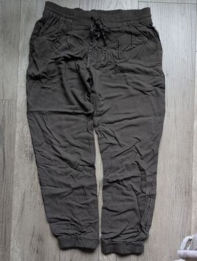 Talula Drawstring Capris